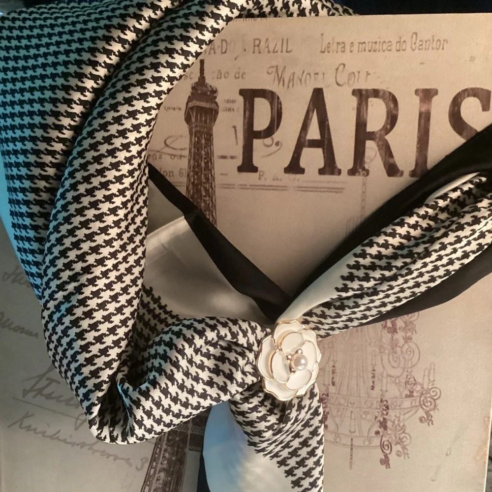 New HOUNDSTOOTH Scarf “LAST ONE” - Picture 10 of 14